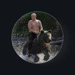 Badge Rond 5 Cm Poutine monte un ours !<br><div class="desc">En Russie soviétique,  OURS de tour de Poutine !</div>