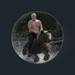 Badge Rond 5 Cm Poutine monte un ours !<br><div class="desc">En Russie soviétique,  OURS de tour de Poutine !</div>