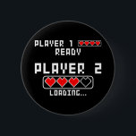 Badge Rond 5 Cm Pregnancy Announcement Baby Player 2<br><div class="desc">Funny Gamer "Player 1 Ready Player 2 Loading" Maman 2nd baby pregnancy announcement present. Mothers Day Toxits,  for Women,  great to wear during baby shower,  gender reveal party or pregnancy announcement</div>