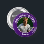 Badge Rond 5 Cm Purple Tennis Player Photo High School Spirit<br><div class="desc">This cool customized high school tennis player photo gift features white typography of your team and player name on a purple button with a cute tennis ball and rackets icon. Personalize with your student's photograph and class year as a proud sports parent. A mom and dad can wear these buttons...</div>
