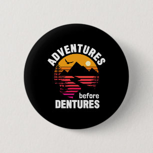 Badge Rond 5 Cm Randonnées Camping Conception Aventures Avant Dent