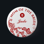 Badge Rond 5 Cm Red Boho Peacock Asiatique Mariage Mère De La Mari<br><div class="desc">Elégant design bohème rouge / blanc paon avec des détails floraux et une queue en cachemire forme asiatique / mariage chinois 'mère de la mariée' pin tag bouton nom. Un design mariage à thème oriental / oriental / asiatique très unique, chic et classe pour le couple moderne et élégant. Le...</div>