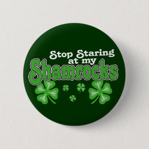 Badge Rond 5 Cm Regarder fixement le bouton de shamrocks