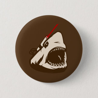Badge Rond 5 Cm Requin avec un Frickin à rayon laser