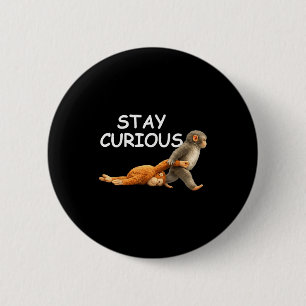 Badge Rond 5 Cm Reste curieux singe mignon lisant un livre poing s