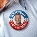 Badge Rond 5 Cm Robert F Kennedy JR 2024<br><div class="desc">Un design amusant avec le nom de Kennedy dans le style d'un bouton vintage de l'histoire. Un modèle patriotique pour Kennedy candidat à l'élection présidentielle de 2024.</div>