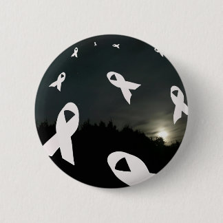Badge Rond 5 Cm Rubans de cancer de poumon au-dessus d'un ciel