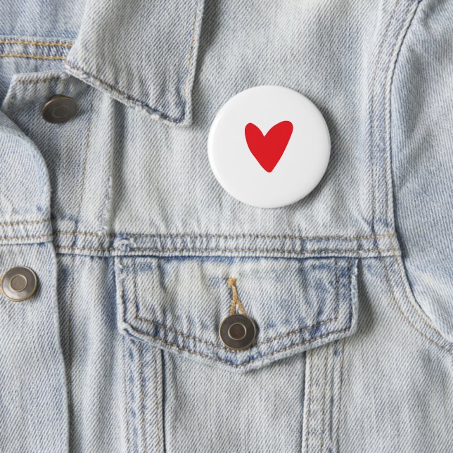 Badge Rond 5 Cm Saint Valentin coeur rouge (En situation)