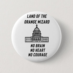 Badge Rond 5 Cm Satire politique : Le magicien orange du Capitole