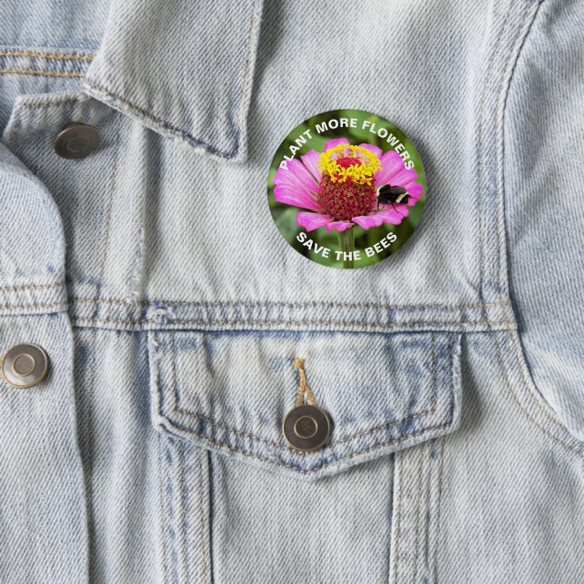 Badge Rond 5 Cm Sauvez les abeilles rose Zinnia Flower (En situation)
