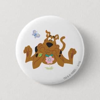 Badge Rond 5 Cm Scooby-Doo Admirant Fleur