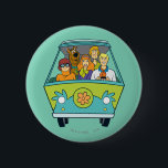 Badge Rond 5 Cm Scooby-Doo & Gang Mystery Machine<br><div class="desc">Montrez votre amour pour Scooby-Doo avec ce bouton amusant mettant en vedette le gang Mystery Inc. et leur emblématique Machine Mystère. Parfait pour les fans du dessin animé classique Hanna-Barbera,  ce design ludique et nostalgique est parfait pour personnaliser sacs,  vestes,  ou comme un souvenir de collection.</div>