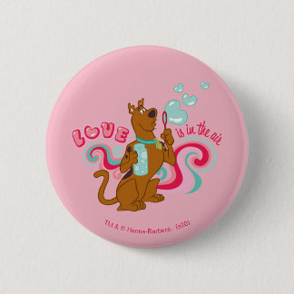 Badge Rond 5 Cm Scooby-Doo - L'Amour Est Dans L'Air