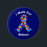 Badge Rond 5 Cm Sensibilisation sur l'autisme Ruban sur mesure col<br><div class="desc">Bouton bleu de Sensibilisation sur l'autisme personnalisée pour les amis autistes ou la famille qui participent à une marche de collecte de fonds. Un cadeau de père ou de mère autiste cool qui peut être personnalisé avec n'importe quel texte sous le ruban de la pièce de puzzle de bleu, jaune...</div>