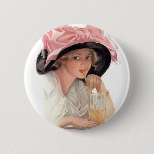 Badge Rond 5 Cm Sipping Soda Girl in Casquette