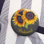 Badge Rond 5 Cm Sirène de tableau de bord de tournesol rustique<br><div class="desc">Bouton de désherbage à la crème fleurie rustique avec un bouquet de tournesol sur un arrière - plan en damier gris foncé.                 Vous pouvez le personnaliser avec votre texte !</div>