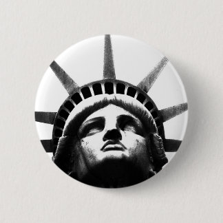 Badge Rond 5 Cm Statue noire et blanche de la Liberté