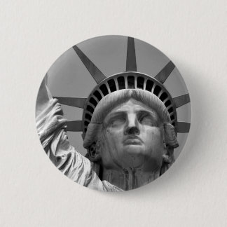 Badge Rond 5 Cm Statue noire et blanche de Liberty New York