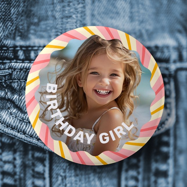 Badge Rond 5 Cm Sunburgh rose rétro étoiles rouge heureux fête d'a (Retro pink sunburst red stars happy birthday party button)
