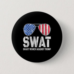 Badge Rond 5 Cm Swat Smart Women contre Trump Funny Anti-Trump 2