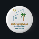 Badge Rond 5 Cm Tag du nom personnalisé de l'entreprise immobilièr<br><div class="desc">Cette mignonne société immobilière tropicale bouton de nom dispose d'une maison de plage bleu moderne avec un palmier côtier cool et soleil de l'île. Customisez cet article de marketing avec votre agent et nom commercial immobilier pour les clients d'achat de maison le long de la côte.</div>
