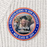Badge Rond 5 Cm Tout le texte Graduation Photo Félicats Orange et<br><div class="desc">Dites félicitations et montrez votre fierté pour le diplômé avec des boutons photo/badges customisés cool. (CONSEIL EN MATIÈRE DE PLACEMENT D'IMAGE : Une façon simple de centrer une photo exactement comment vous voulez est de la rogner avant de la télécharger sur le site Zazzle.) Tout le texte est simple à...</div>