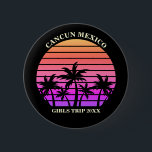 Badge Rond 5 Cm Tropical Palm Trees Rose Black Custom Girp Voyage<br><div class="desc">Boutons de palmiers noirs et roses chauds cool pour une escapade de filles sur une île tropicale. Doté de beaux palmiers face à un joli coucher de soleil de plage rose. Boutons personnalisés parfaits pour votre voyage de croisière ou d'été à la mer.</div>