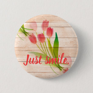 Badge Rond 5 Cm Tulipes rouges sur Arrière - plan de bois propre