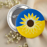 Badge Rond 5 Cm Ukraine Drapeau Tournesol Jaune Fleur nationale<br><div class="desc">Le design est bleu et jaune,  drapeau ukrainien avec la fleur nationale du pays,  le tournesol. Un symbole d'espoir et de prière pour la paix.</div>