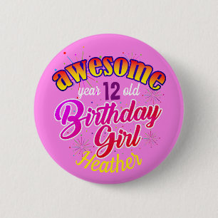 Badge Rond 5 Cm Un superbe graphique en texte féminin d'anniversa