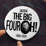 Badge Rond 7,6 Cm 40e anniversaire le grand quatre oh nom photo mono<br><div class="desc">Fun mono noir et blanc 40e anniversaire photo et nom pin bouton badge. Une bonne idée pour ajouter un peu de plaisir à une fête du quarantième anniversaire. Personnalisez avec votre propre nom et année de naissance à l'année en cours, échantillon lit Jason le big four oh! D'autres articles correspondants...</div>
