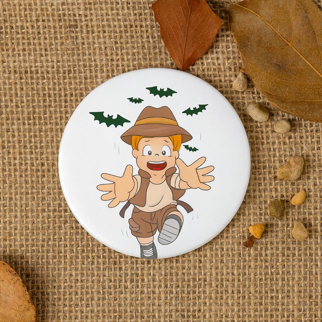 Badge Rond 7,6 Cm Adventure Explorer Kid Running from Bats (Créateur téléchargé)