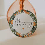 Badge Rond 7,6 Cm CALLIOPE Little Cutie Clementine Mommy To Be<br><div class="desc">This button pin features  watercolor clementine oranges and a cute handwritten font with the saying,  "mommy to be". This gender neutral button is the perfect accessory for your little cutie baby shower or gender reveal party.</div>