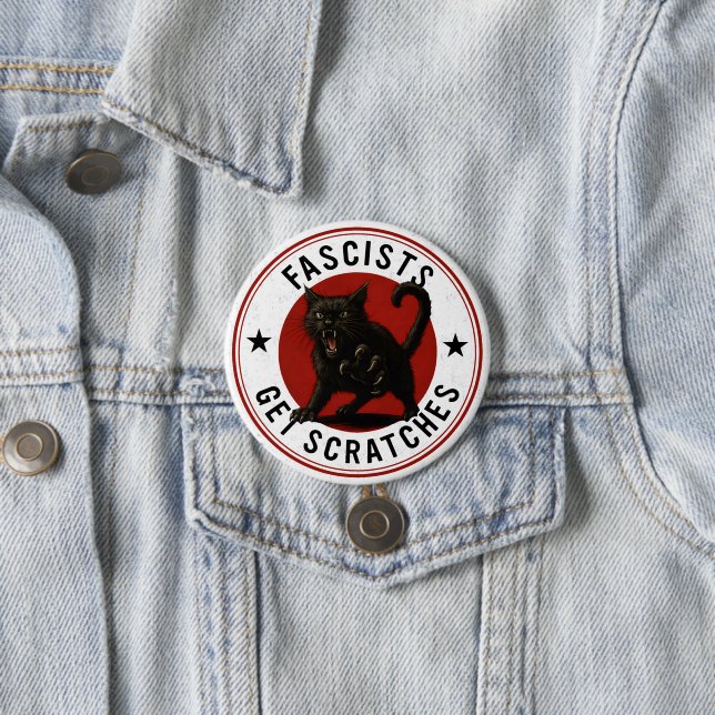 Badge Rond 7,6 Cm Cats Against Fascists (En situation)