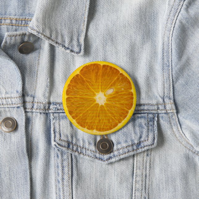 BADGE ROND 7,6 CM DÉLICIEUX ORANGE SLICE (En situation)