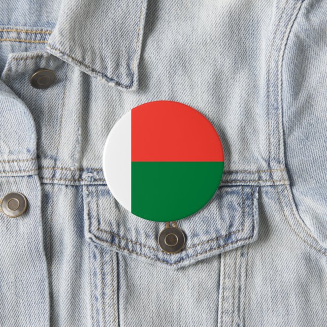 Badge Rond 7,6 Cm Drapeau de Madagascar (En situation)