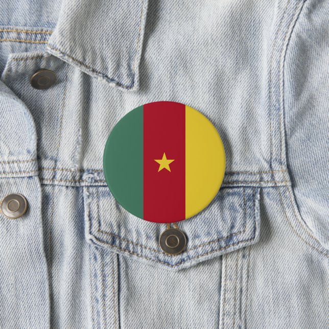 Badge Rond 7,6 Cm drapeau du Cameroun (En situation)