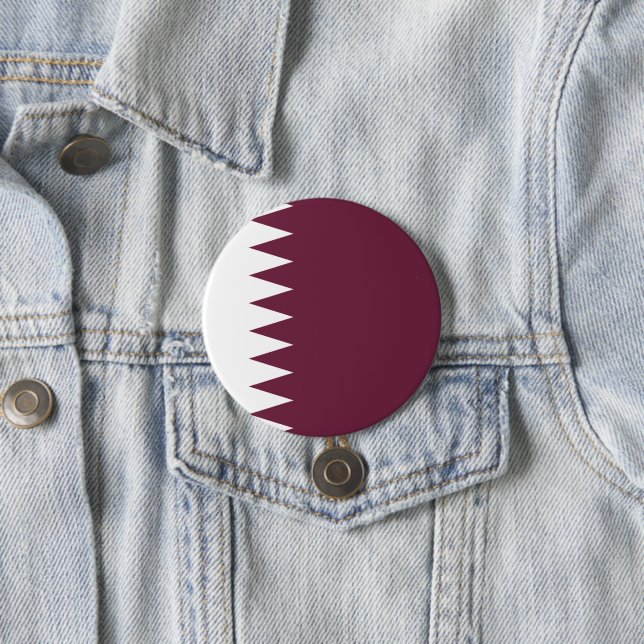 Badge Rond 7,6 Cm Drapeau du Qatar (En situation)