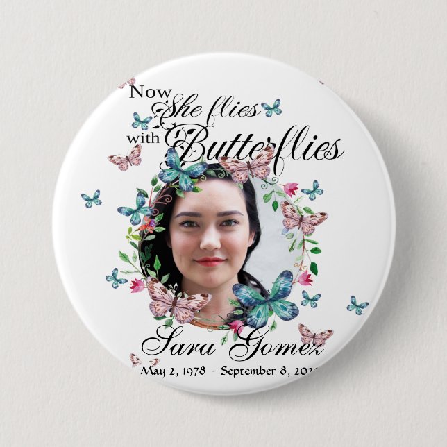Badge Rond 7,6 Cm Elle vole avec des papillons Bouton (Devant)