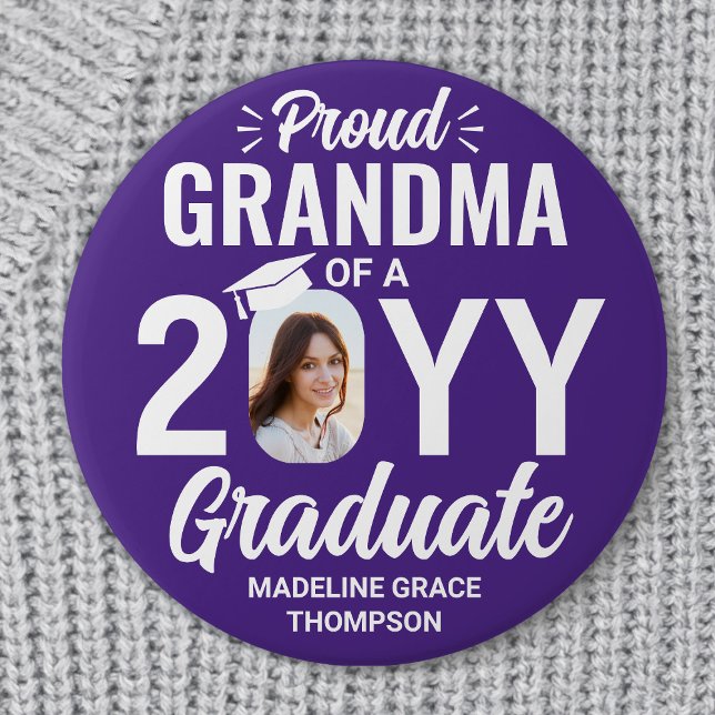 Badge Rond 7,6 Cm Graduate Photo Proud Grandma Modern Purple & White (Créateur téléchargé)