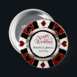 Badge Rond 7,6 Cm Las Vegas Style Mariage noir rouge et or<br><div class="desc">Épingles à boutons. Mariage de style Las Vegas dans Dark Red et Gold Poker Chip Design. ⭐ Ce Produit est 100% Personnalisable. *****Cliquez sur le BOUTON PERSONNALISER pour ajouter, supprimer, déplacer, redimensionner, modifier, tourner, etc... n'importe quel graphique ou texte. 99% de mes designs dans mon magasin sont faits en couches....</div>