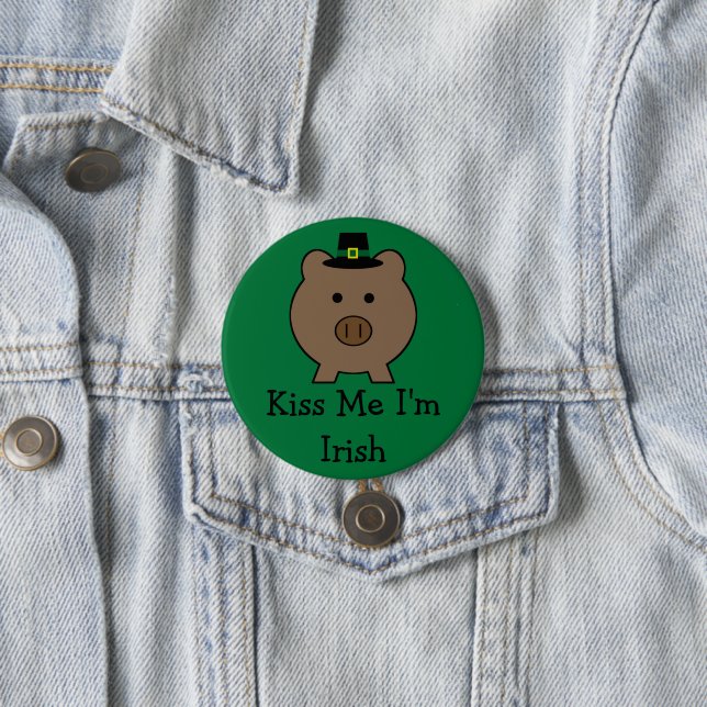 Badge Rond 7,6 Cm Lucky Roy Pig (En situation)