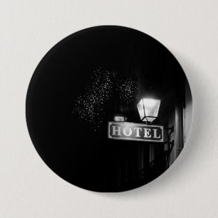 Badge Rond 7,6 Cm Panneau vintage de l'hôtel, feu de rue et beaucoup