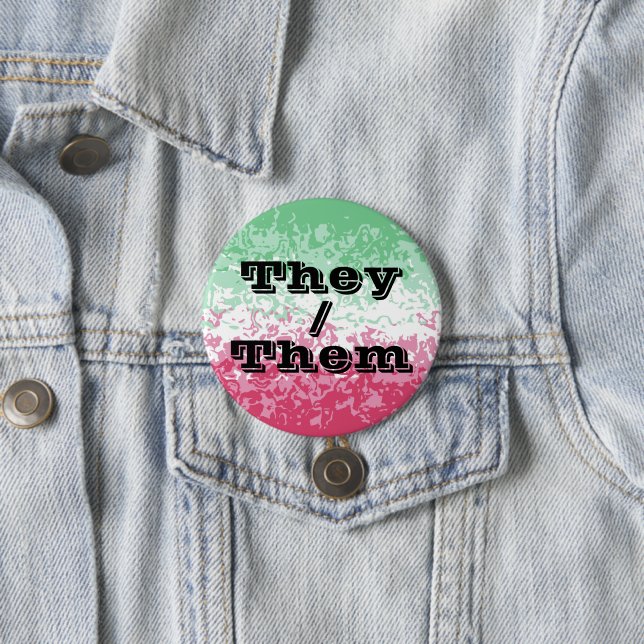 Badge Rond 7,6 Cm Personnalisable Pronoun Abrosex Pride (En situation)