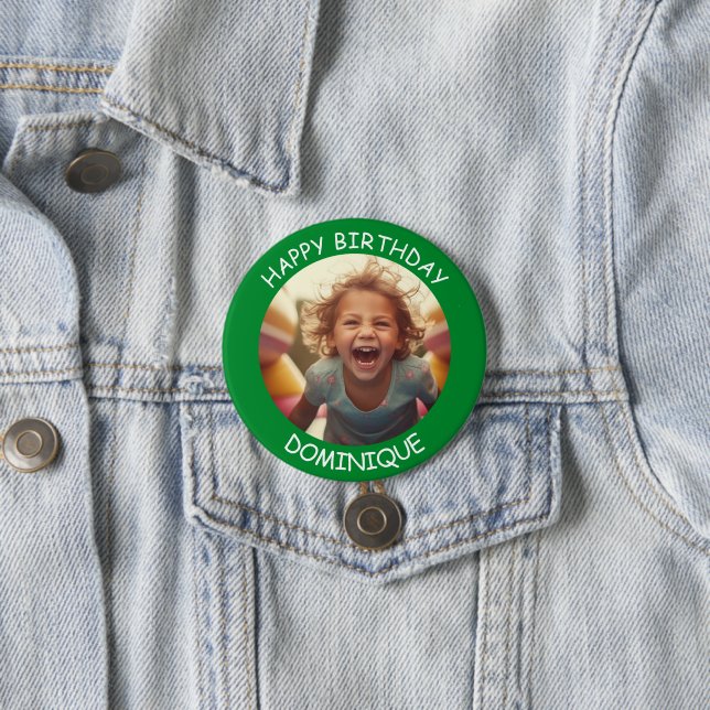 Badge Rond 7,6 Cm Photo personnalisable et nom Bouton Anniversaire (En situation)