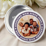 Badge Rond 7,6 Cm Super Maman Depuis 20XX Modern Photo Simple<br><div class="desc">Ce design simple et moderne est composé de typographie serif et d'ajouter une photo personnalisée. Awesome Maman Depuis 20XX tourne autour de la photo de votre mère,  mère,  maman,  maman etc. C'est un cadeau parfait pour votre maman pour son anniversaire,  le jour de la mère,  Noël,  etc.</div>