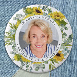 Badge Rond 7,6 Cm Tournesol En Mémoire Amoureuse Photo Funérailles c<br><div class="desc">Honore ton bien-aimé avec un bouton de funérailles photo mémorial personnalisé. Ce bouton funéraire est doté d'élégants tournesols, avec votre photo personnalisée. Citation "In Loving Memory". Customisez avec la photo préférée, et le nom. Parfait pour les faveurs funéraires, la célébration des événements de la vie et les services commémoratifs. DROIT...</div>