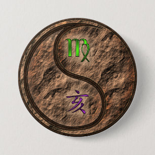 Badge Rond 7,6 Cm Vierge & Sanglier de Terre