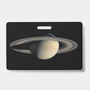 Badge Saturne éclairée par le soleil, planète géante gaz