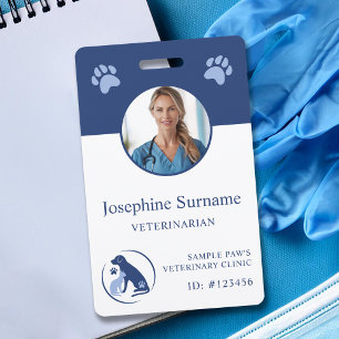 Badge Vétérinaire Clinique Photo ID Chien bleu et logo d